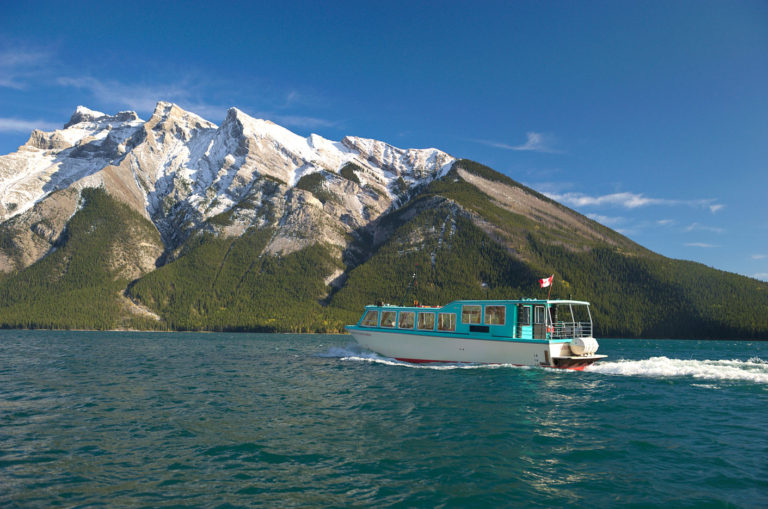 Lake Minnewanka-Banff-boat cruise