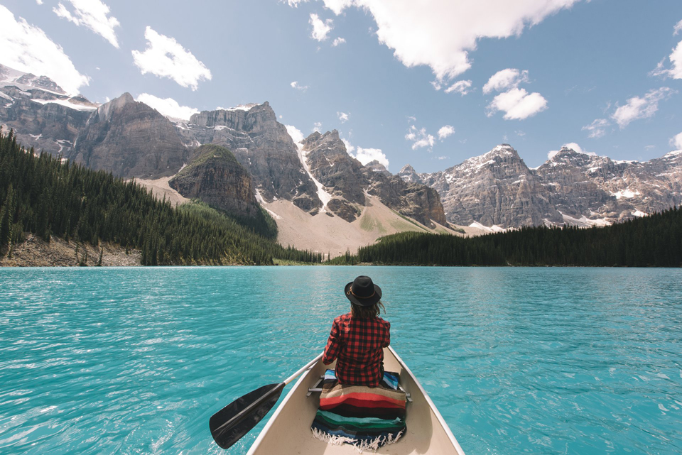 Moraine Lake-Banff-Canoeing