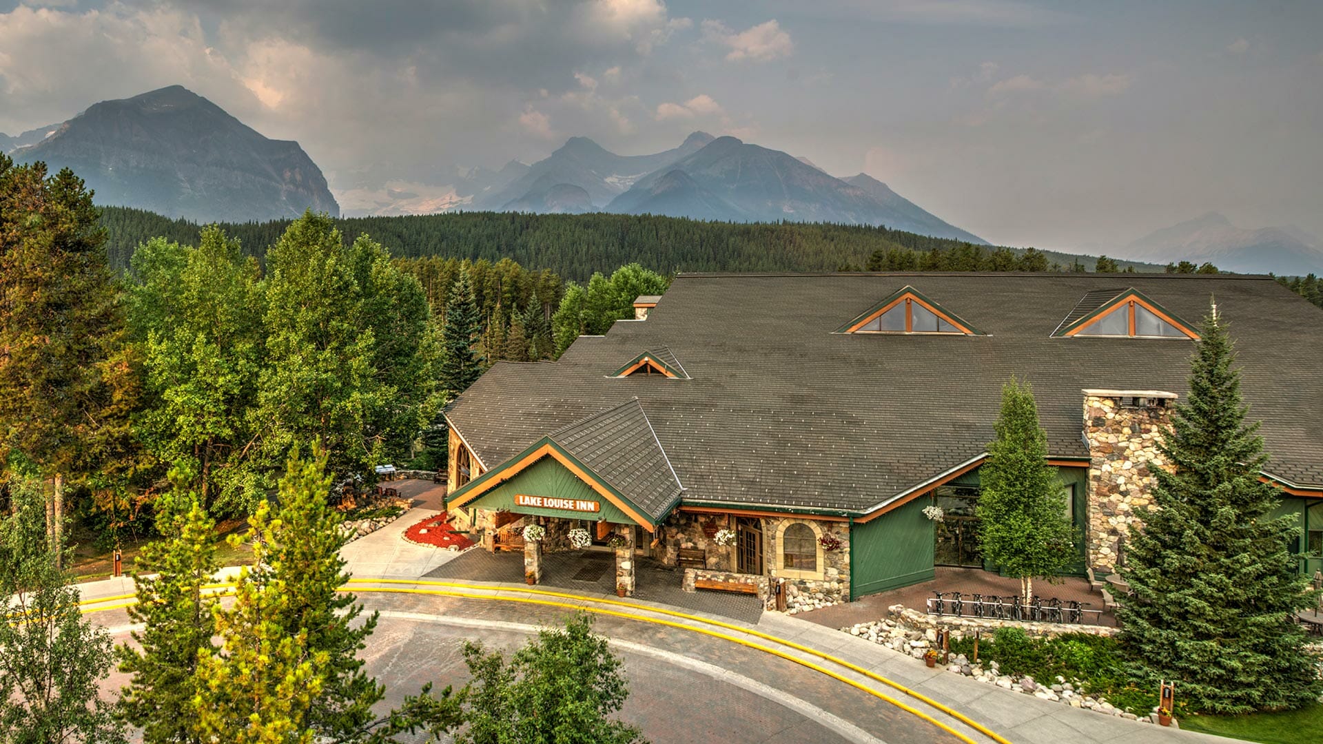 Lake Louise Inn - Live It Up Lifestyle Adventures