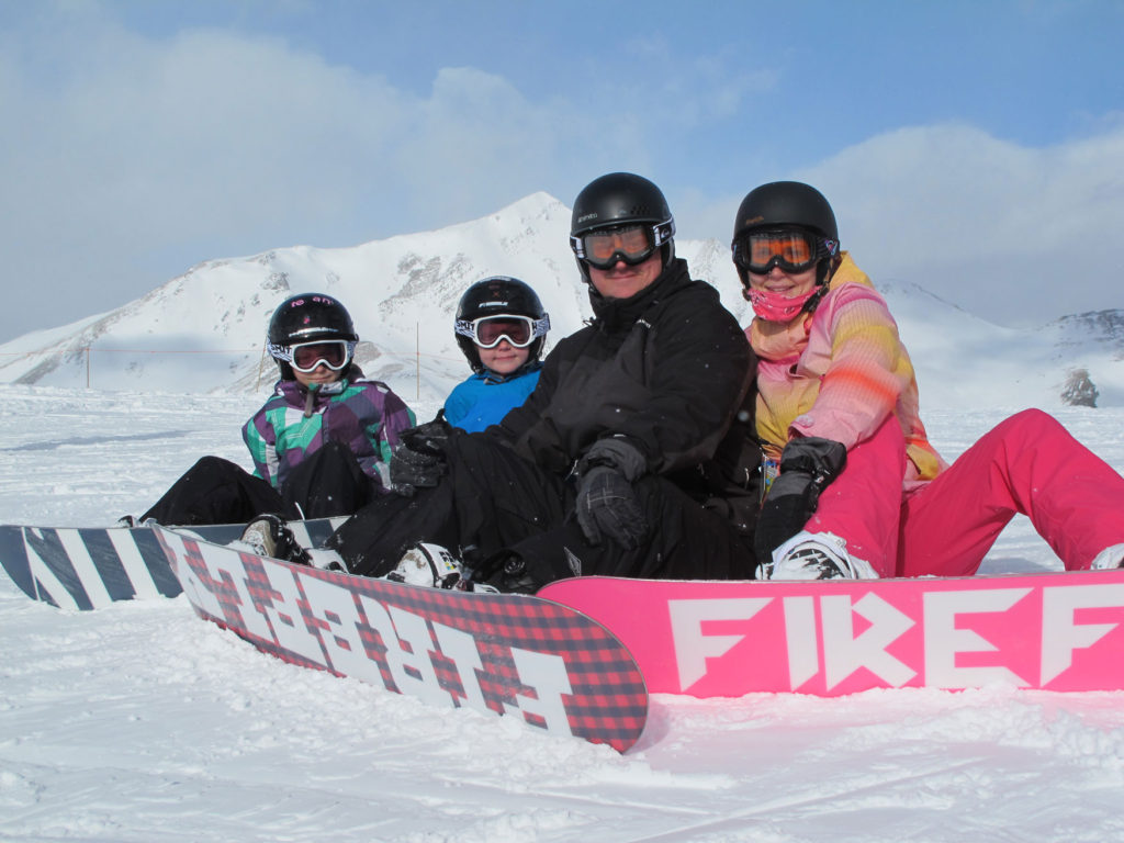 Marmot Basin-snowboard-family