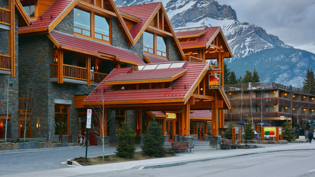 Moose-Hotel-and-Suites-Banff-01---Exterior---Credit-Banff-Lodging-Company