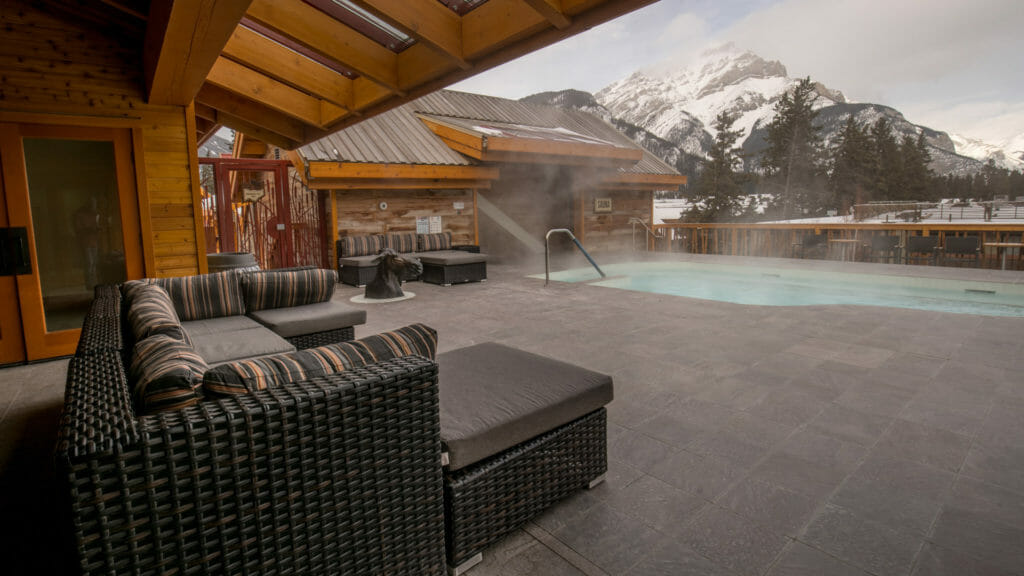 Moose-Hotel-and-Suites-Banff-07---Pool---Credit-Banff-Lodging-Company